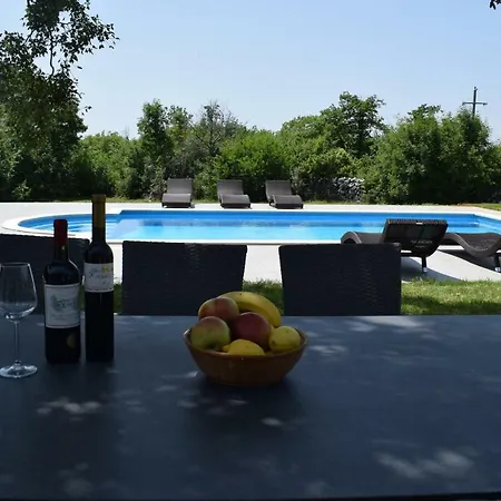 Villa Nespola Raša