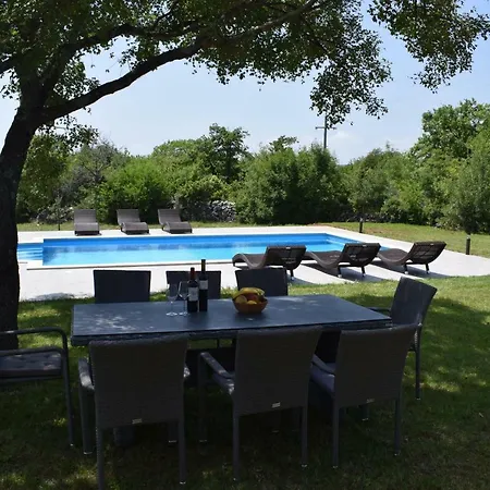 Villa Nespola Raša